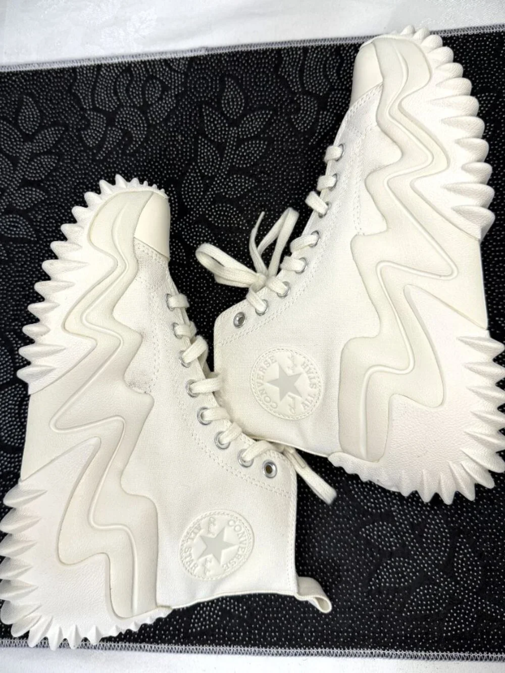 Converse Run Star Motion White Chunky Platform Sneakers Men's Size 7/Women's 8.5